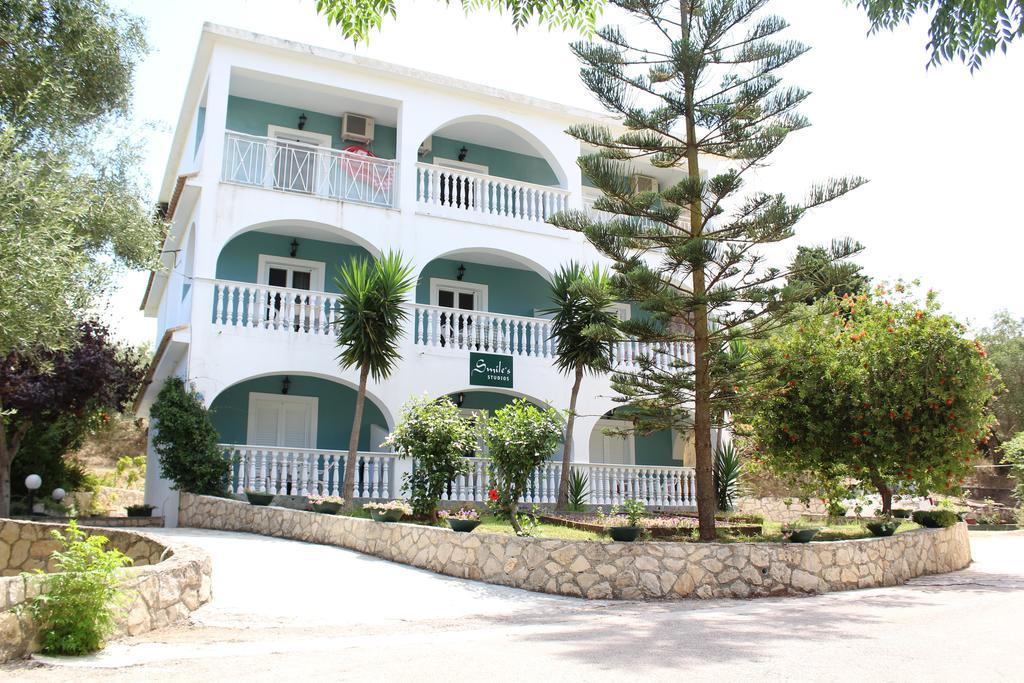 Smile'S Studios Tsilivi  Exteriör bild